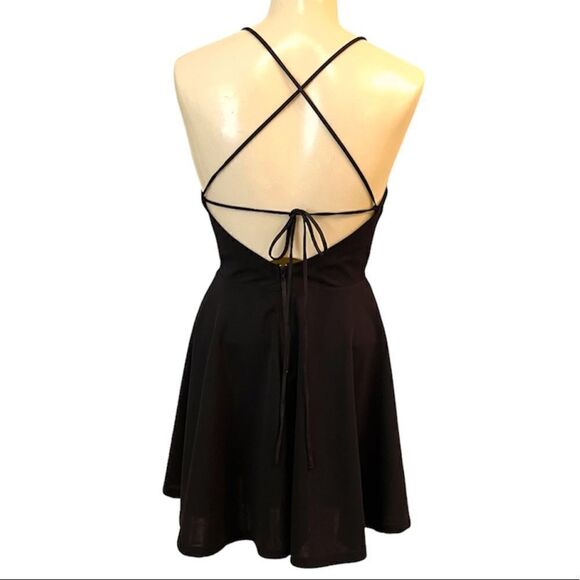 TRAC Crisscross Tie Exposed Back Fit & Flare Mini Party Dress - Picture 4 of 11